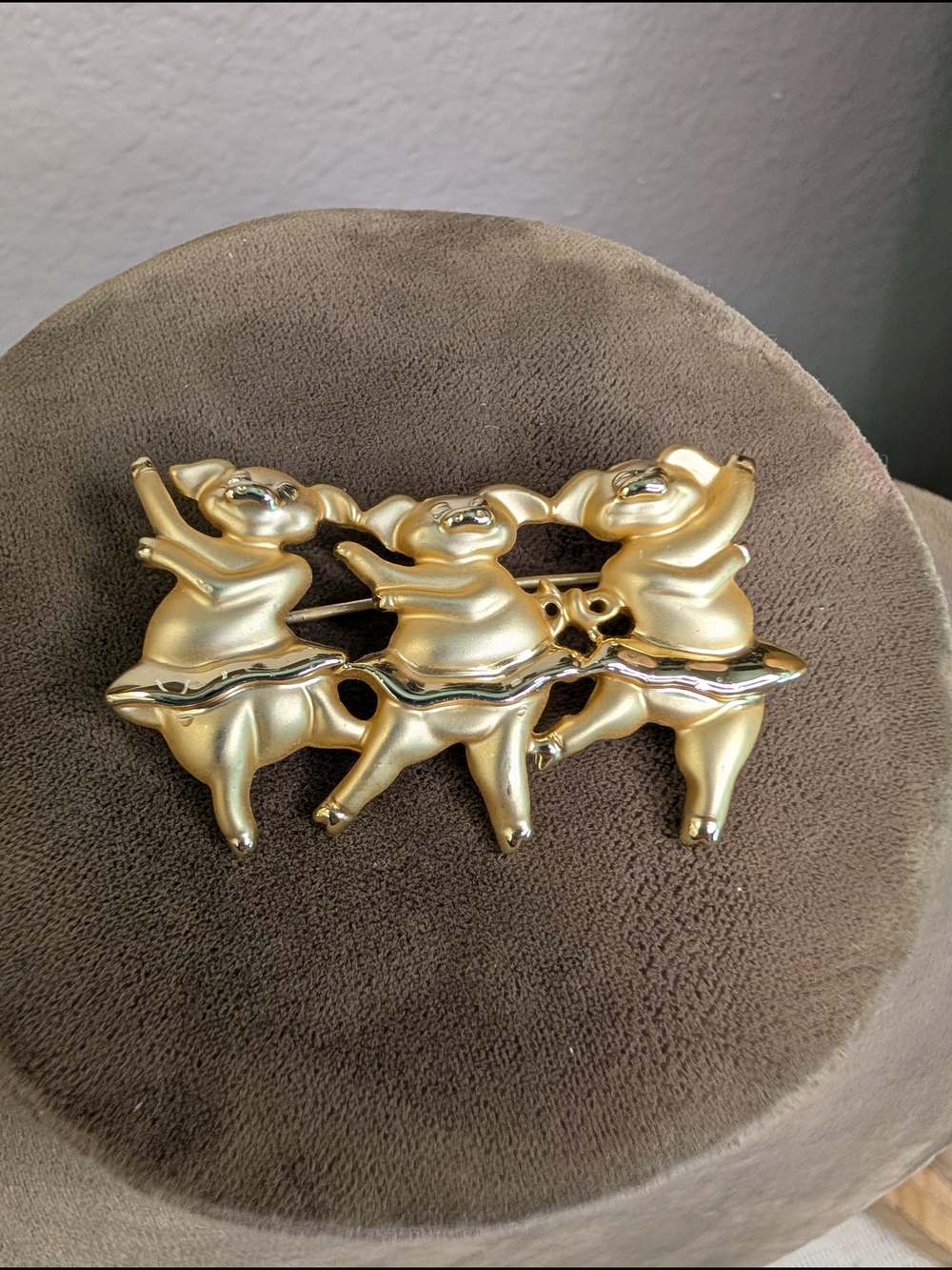 Vintage Vittorio Frosted Gold-tone Dancing Pig Trio Brooch Pin